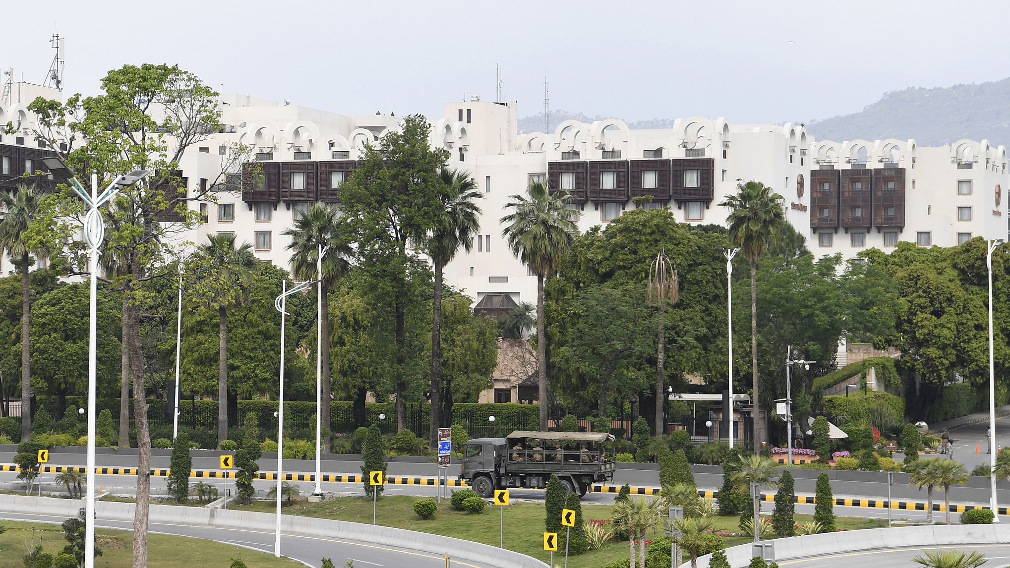 伊朗、美国和巴基斯坦三方会谈开始举行 伊朗、美国和巴基斯坦三方会谈开始举行