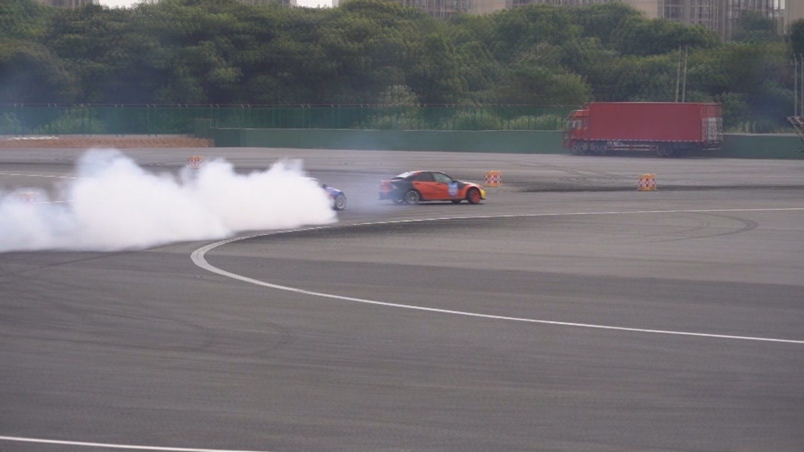 酷炫!中国汽车飘移锦标赛举行 酷炫!中国汽车飘移锦标赛举行