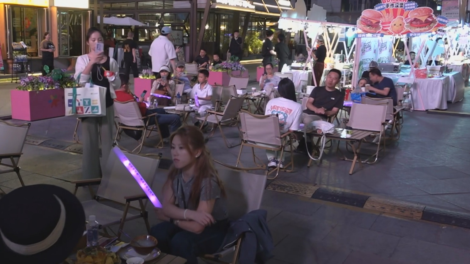 月满山河 家国同庆丨紧抓消费“流量密码” 北京国庆假期消费活力有效释放 月满山河 家国同庆丨紧抓消费“流量密码” 北京国庆假期消费活力有效释放