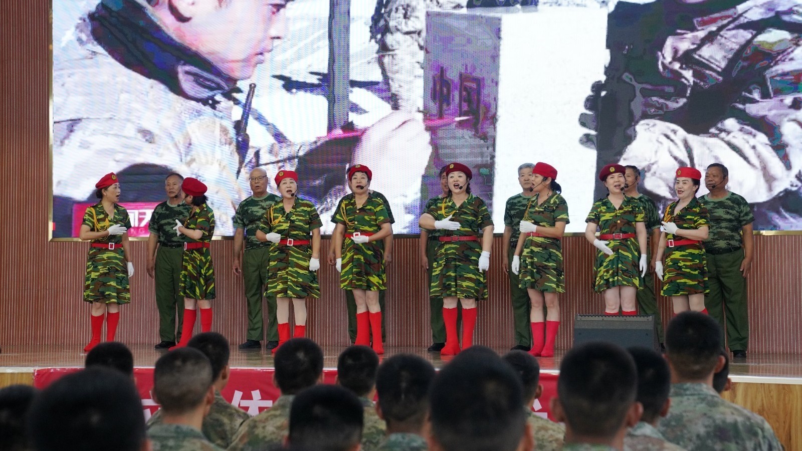 情系军营庆“八一”,文艺盛宴润兵心 情系军营庆“八一”,文艺盛宴润兵心