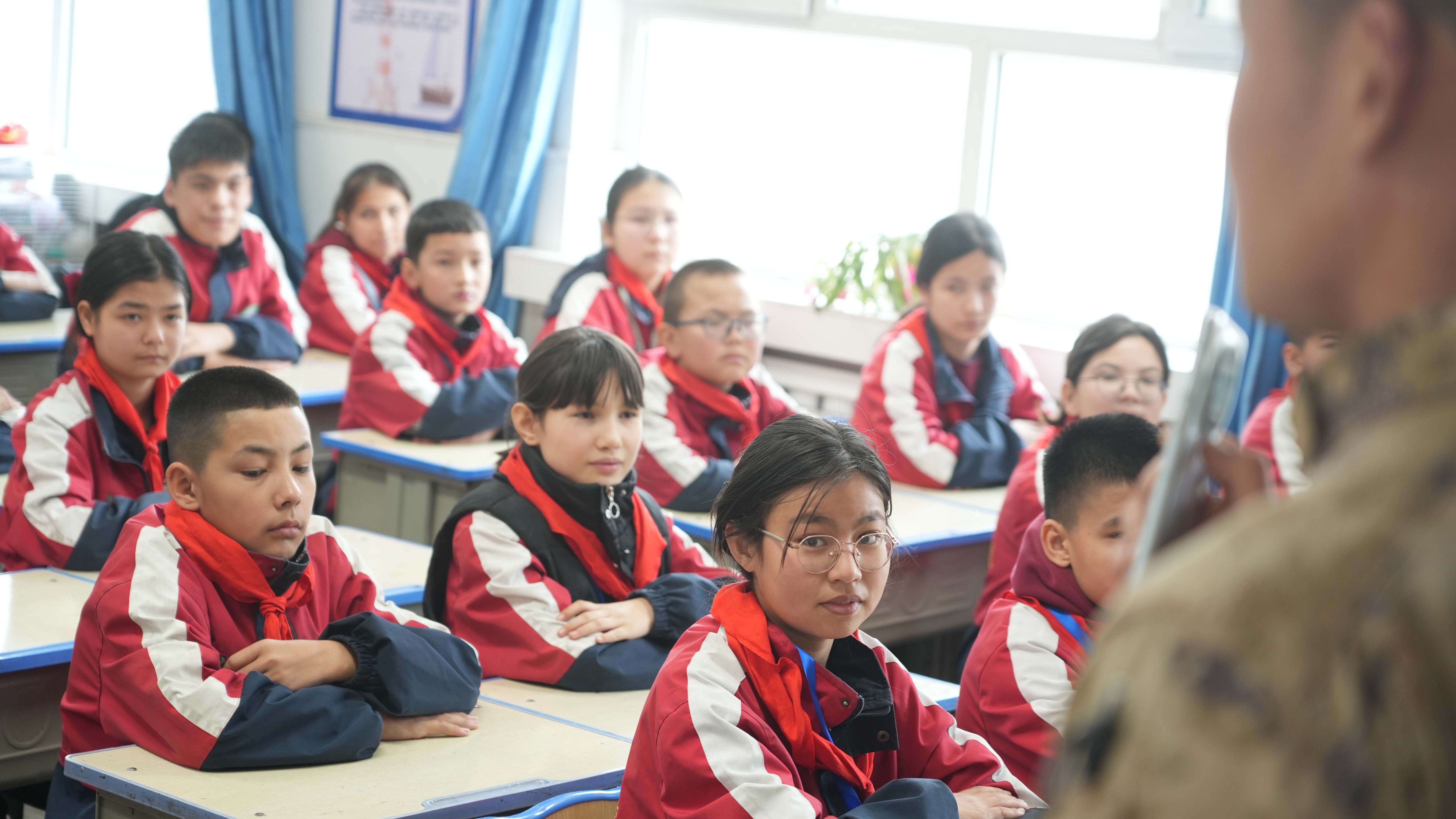 雷锋月！让“双拥之花”绽放在天山南麓