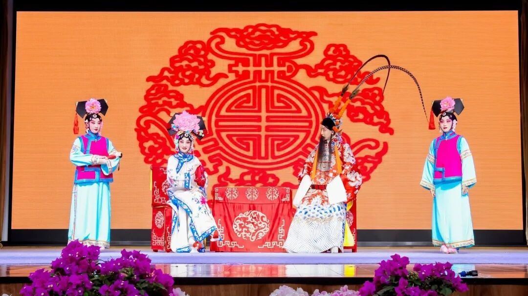 戏曲进乡村、美育暖民心,北石槽镇把“文化大餐”送到村民家门口 戏曲进乡村、美育暖民心,北石槽镇把“文化大餐”送到村民家门口