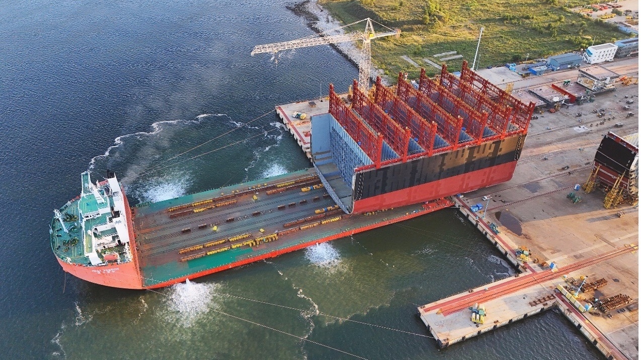 两艘巨轮同日开工，我国造船业水平持续提升