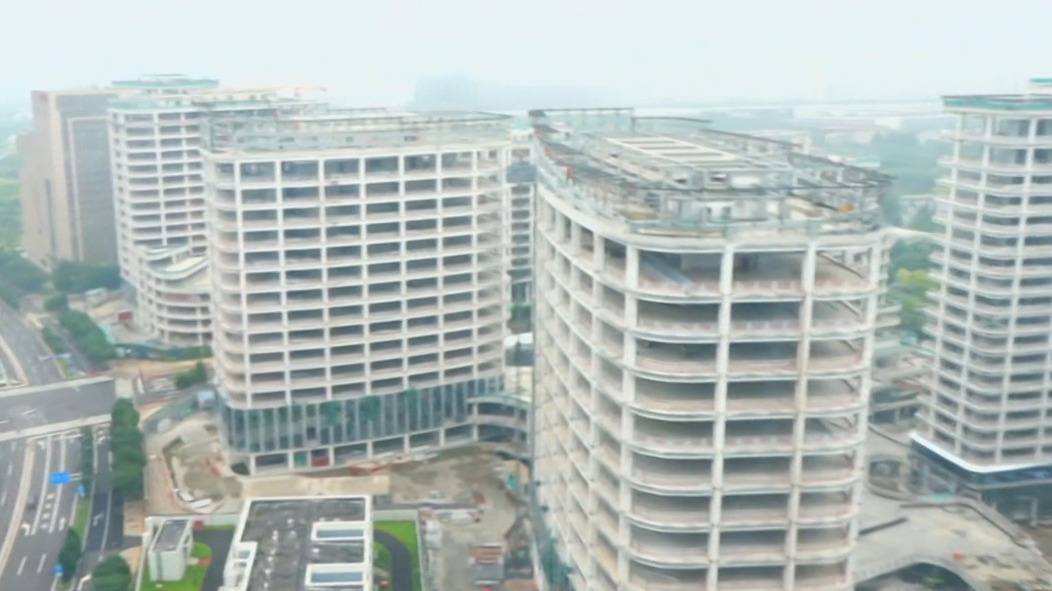 丽泽数字金融科技示范园封顶 明年竣工投用 丽泽数字金融科技示范园封顶 明年竣工投用