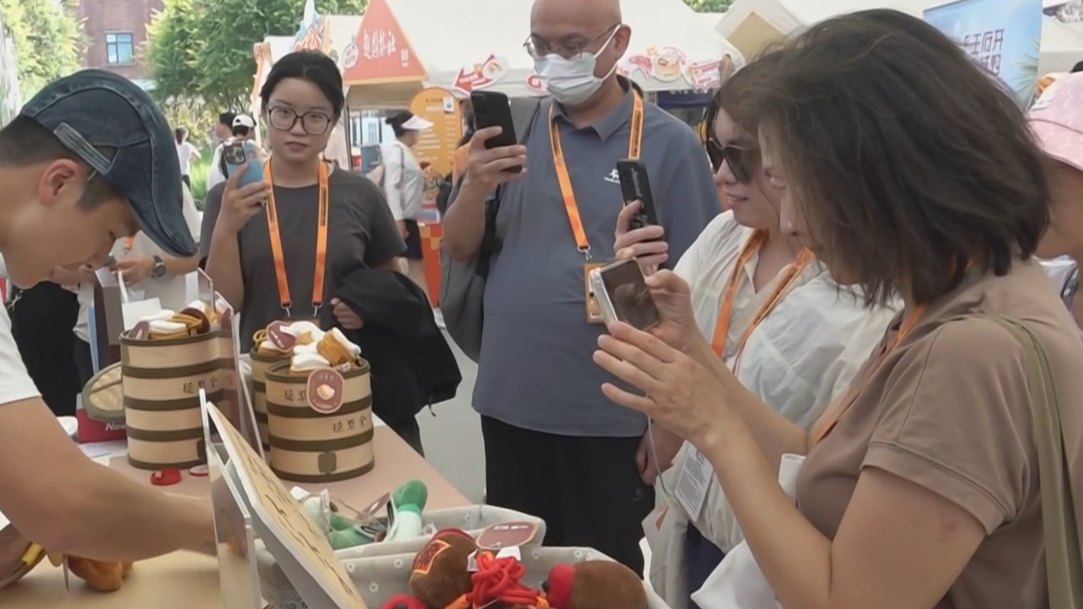 新技术新产品集中亮相服贸会 为全球经贸合作注入新动能 新技术新产品集中亮相服贸会 为全球经贸合作注入新动能