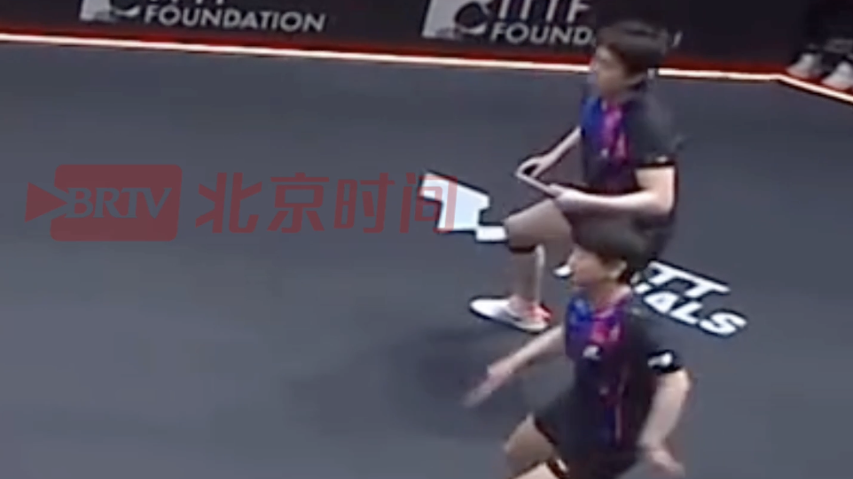 2025WTT香港总决赛混双焦点战上演，王楚钦/孙颖莎拿下首局