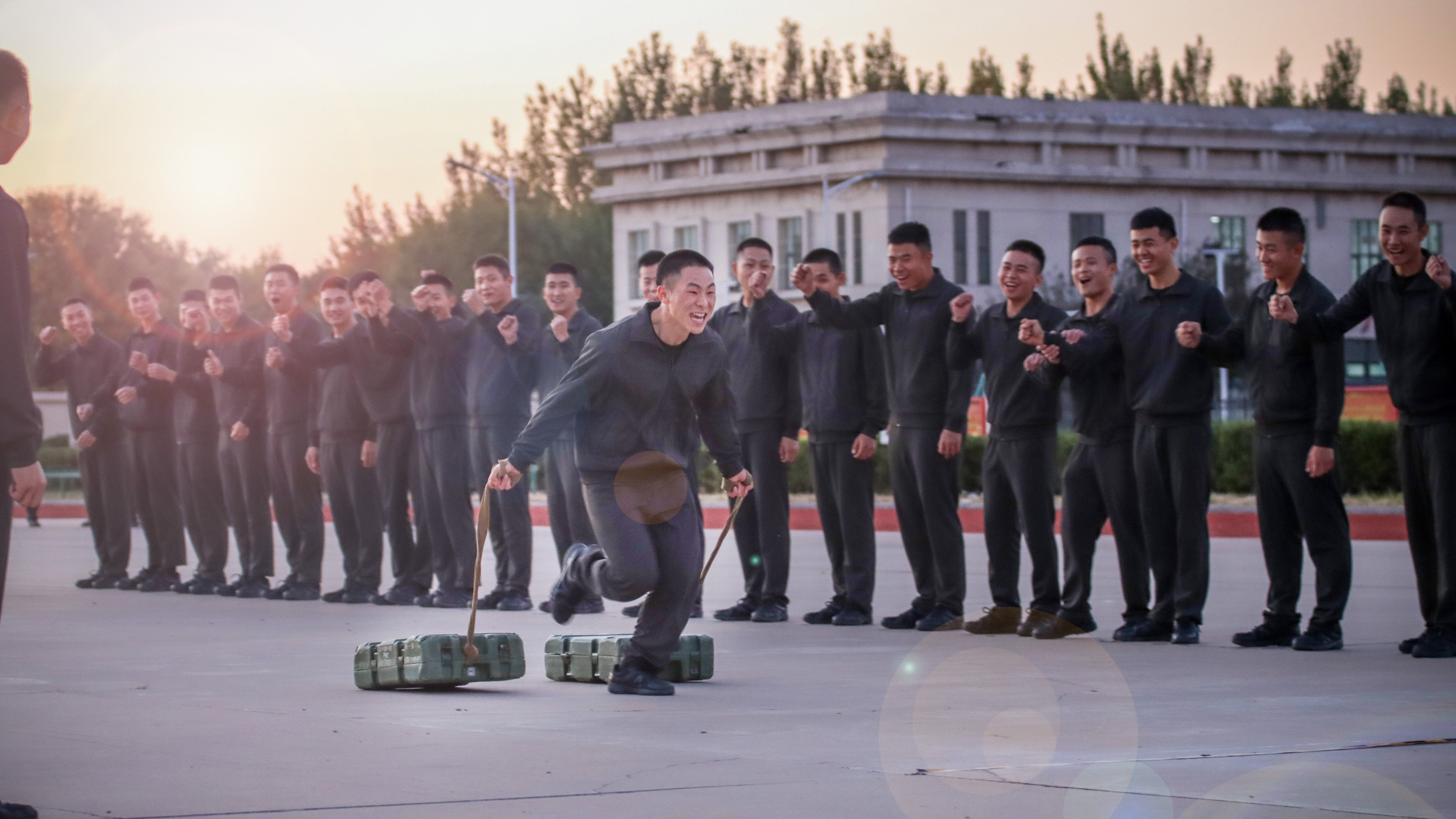 练兵备战正当时!直击武警官兵火热训练场 练兵备战正当时!直击武警官兵火热训练场