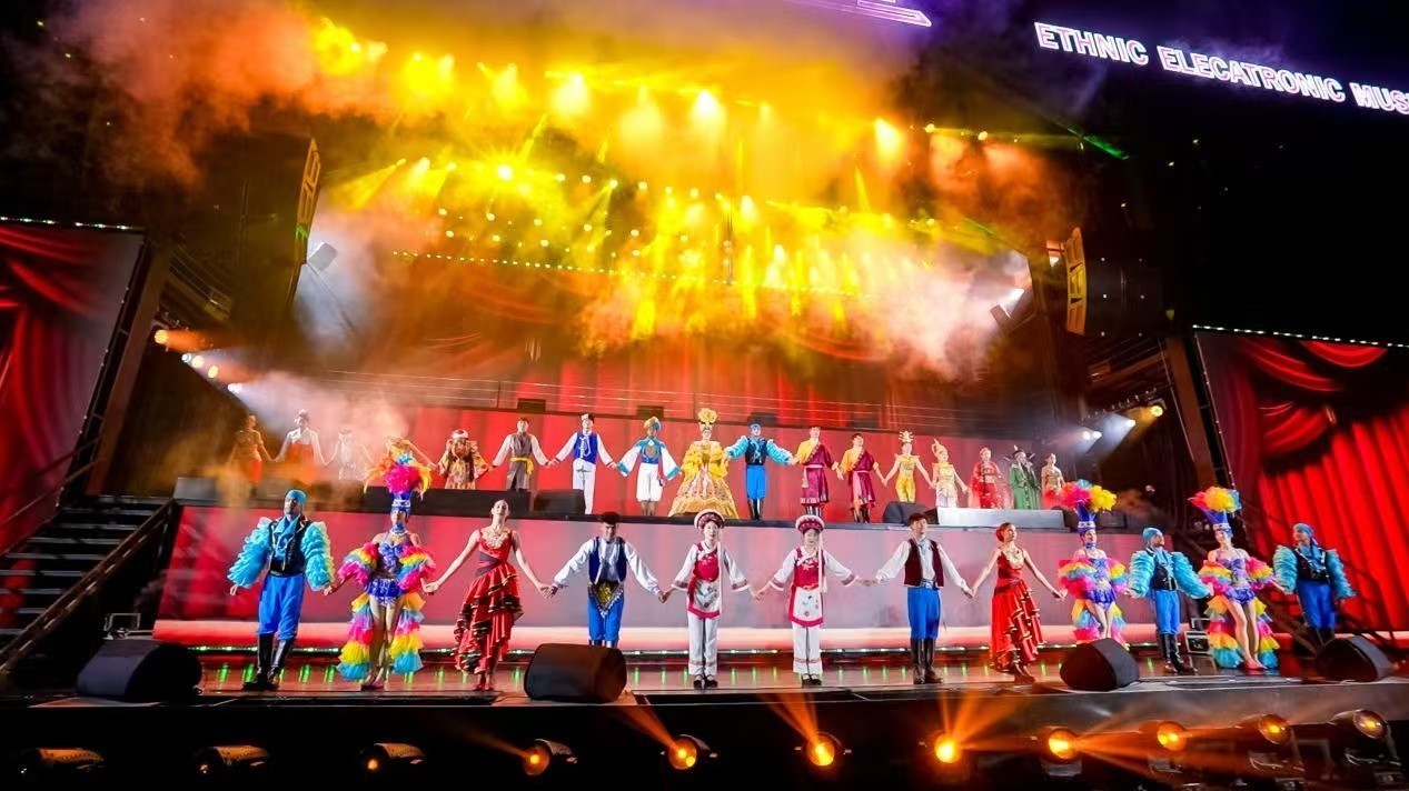 北京“民族之夜”盛大开业，百余场演出等你来嗨