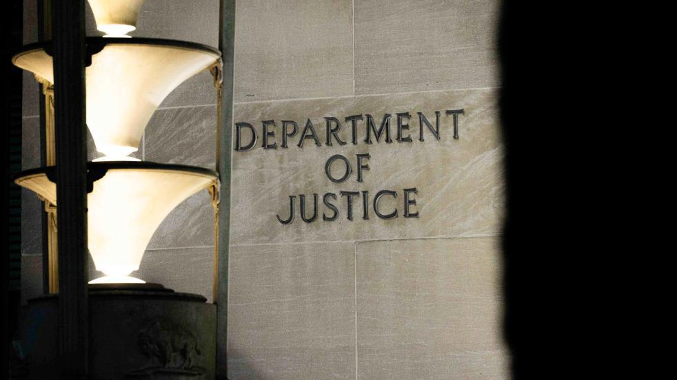 美司法部再公开两批爱泼斯坦案文件 超550页被涂黑 美司法部再公开两批爱泼斯坦案文件 超550页被涂黑