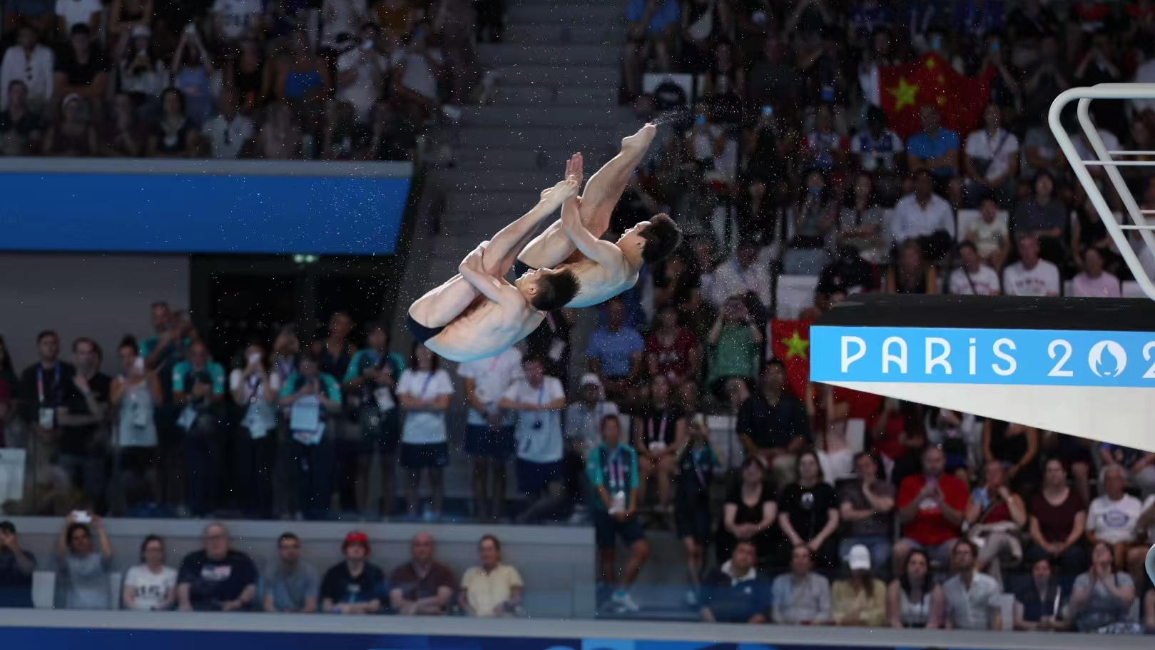 把失去的夺回来！杨昊/练俊杰跳水男子双人10米台摘金