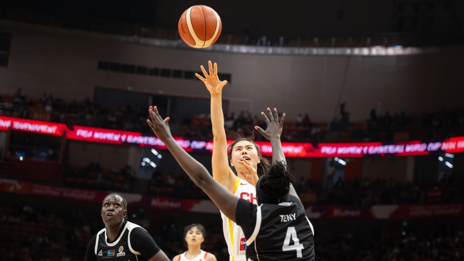 五人得分上双 中国女篮86-76力克南苏丹女篮