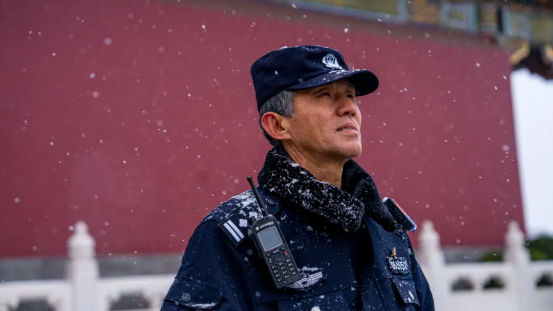 一辈子只在天安门当警察，他后悔了吗？