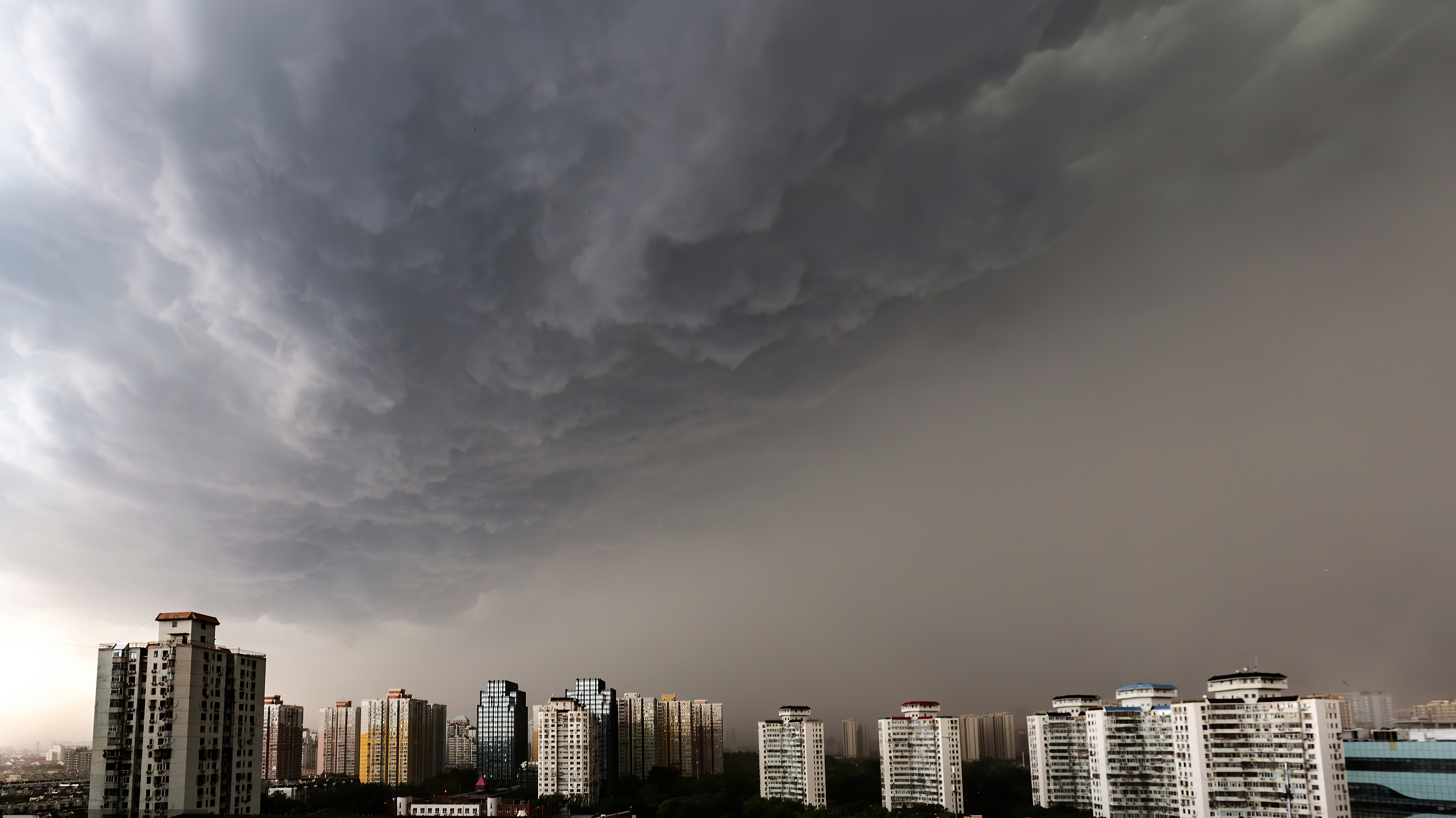 疾风迅雨咋形成？北京今天的风到底有多大？回应来了——
