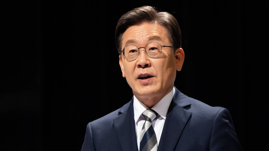 李在明在韩国国会正式宣誓就职! 李在明在韩国国会正式宣誓就职!