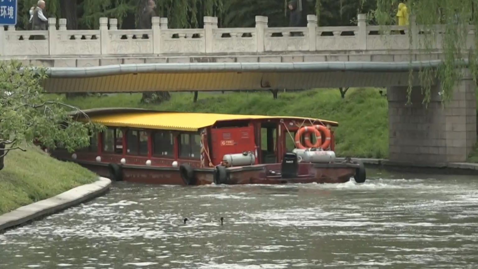 “皇家御河”游船增加发船频次 水务部门保障河湖水面安全