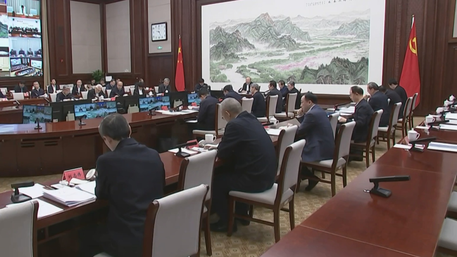 市委召开月度工作点评会 尹力主持并点评 殷勇魏小东参加