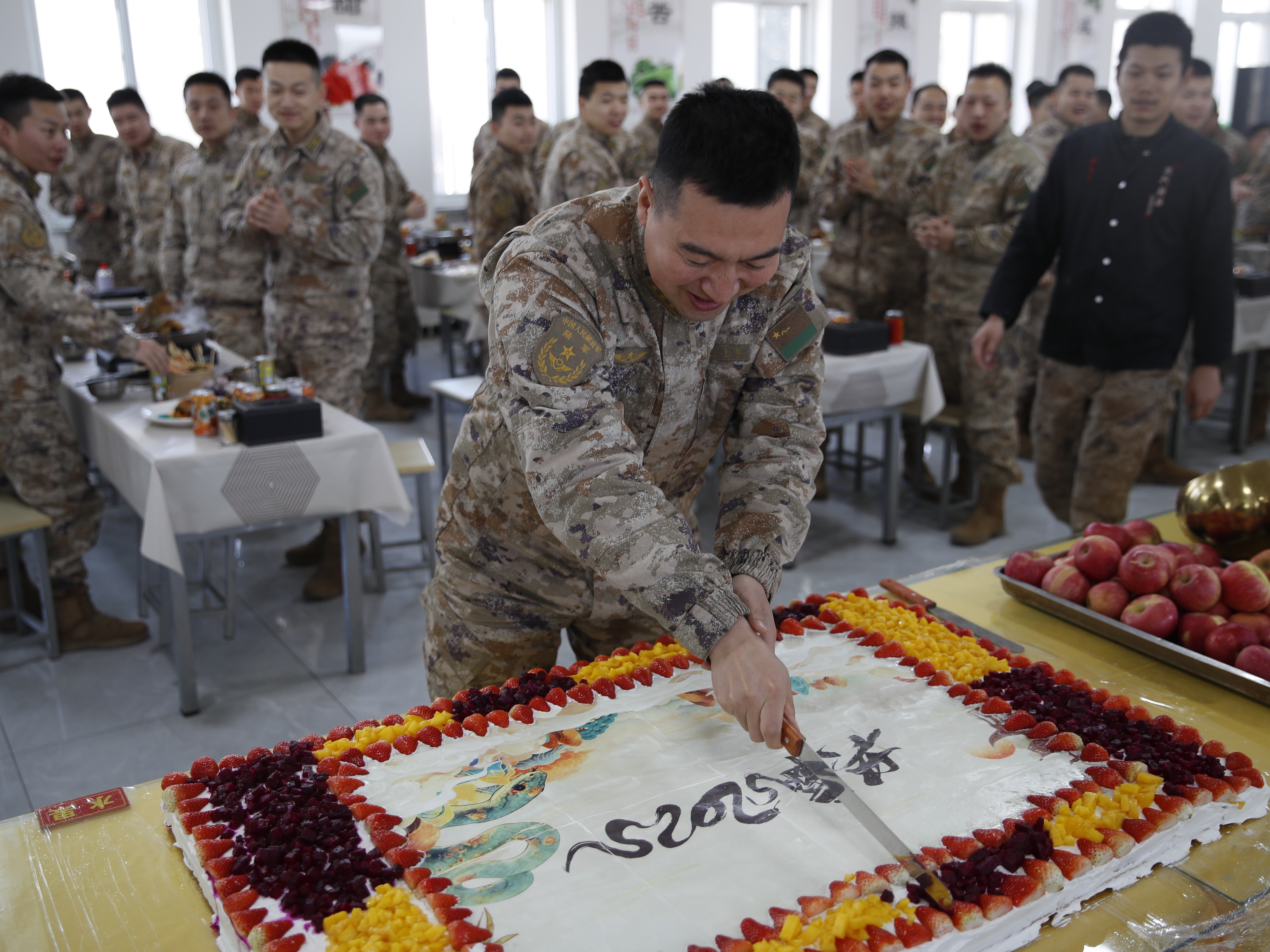 “年味”连“战味”,多样活动迎春节 “年味”连“战味”,多样活动迎春节