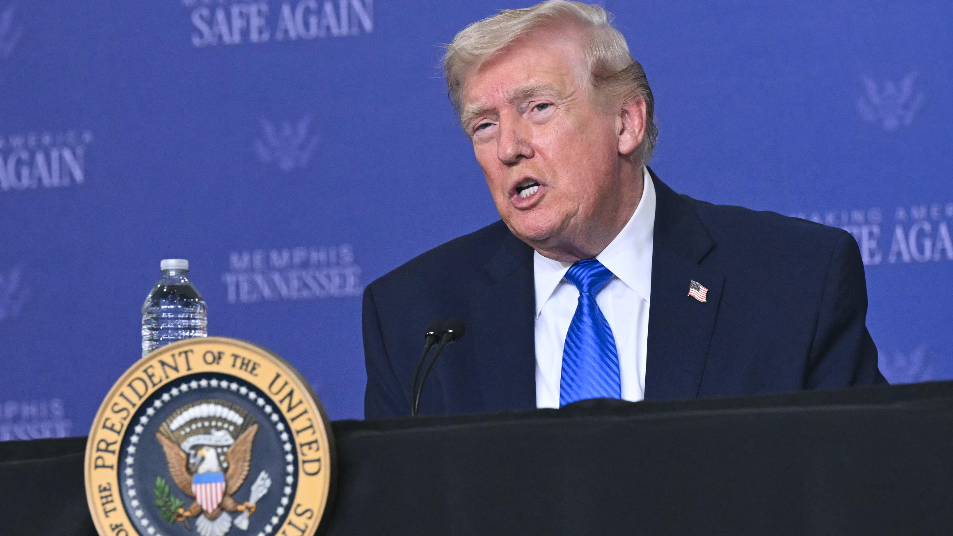 特朗普威胁“彻底摧毁”伊朗所有发电厂、油井及哈尔克岛