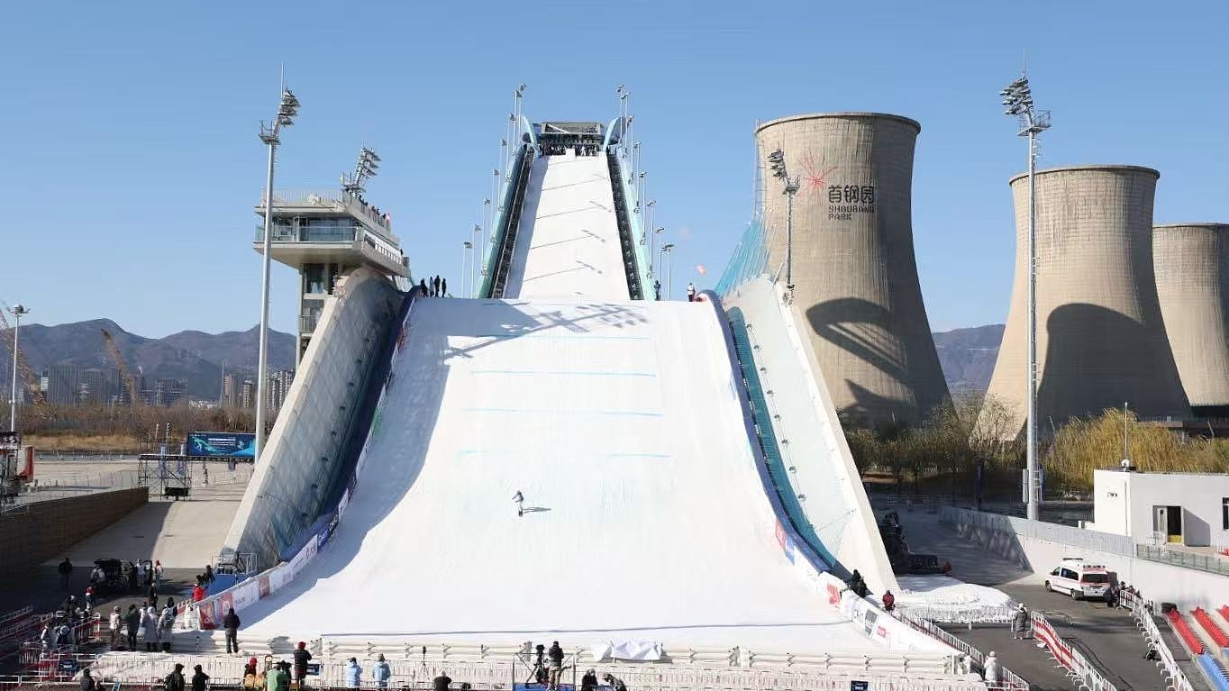 三大国际冰雪赛事扎堆在北京开赛!苏翊鸣等名将再冲金,攻略收好→ 三大国际冰雪赛事扎堆在北京开赛!苏翊鸣等名将再冲金,攻略收好→