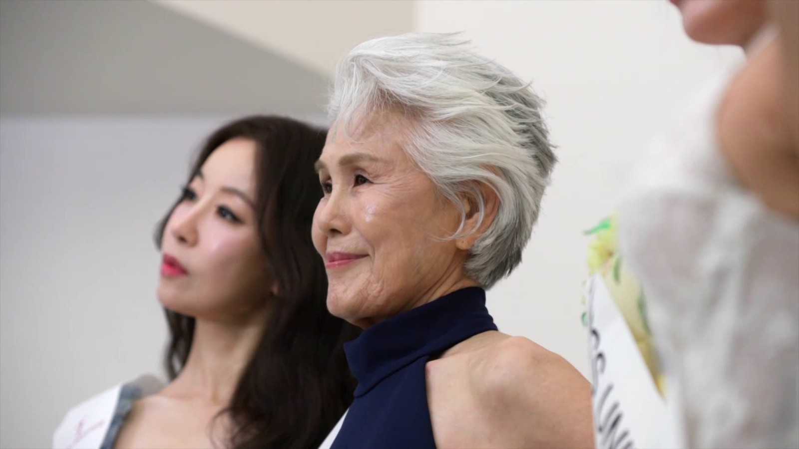 韩国80岁老奶奶参加选美赛事　银发老人绽放风采
