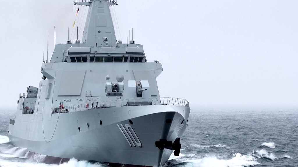 护航东风五号试射，我国导弹驱逐舰首次亮相太平洋