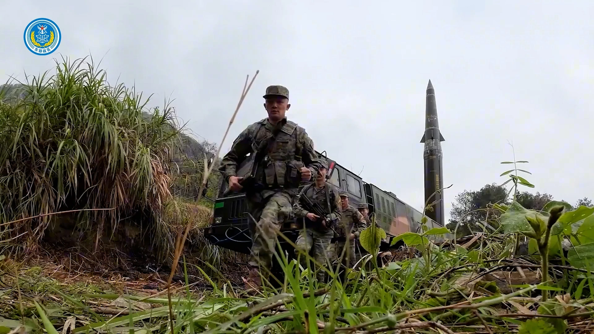 东部战区陆军部队在东海相关海域实施远程火力实弹射击演练 东部战区陆军部队在东海相关海域实施远程火力实弹射击演练