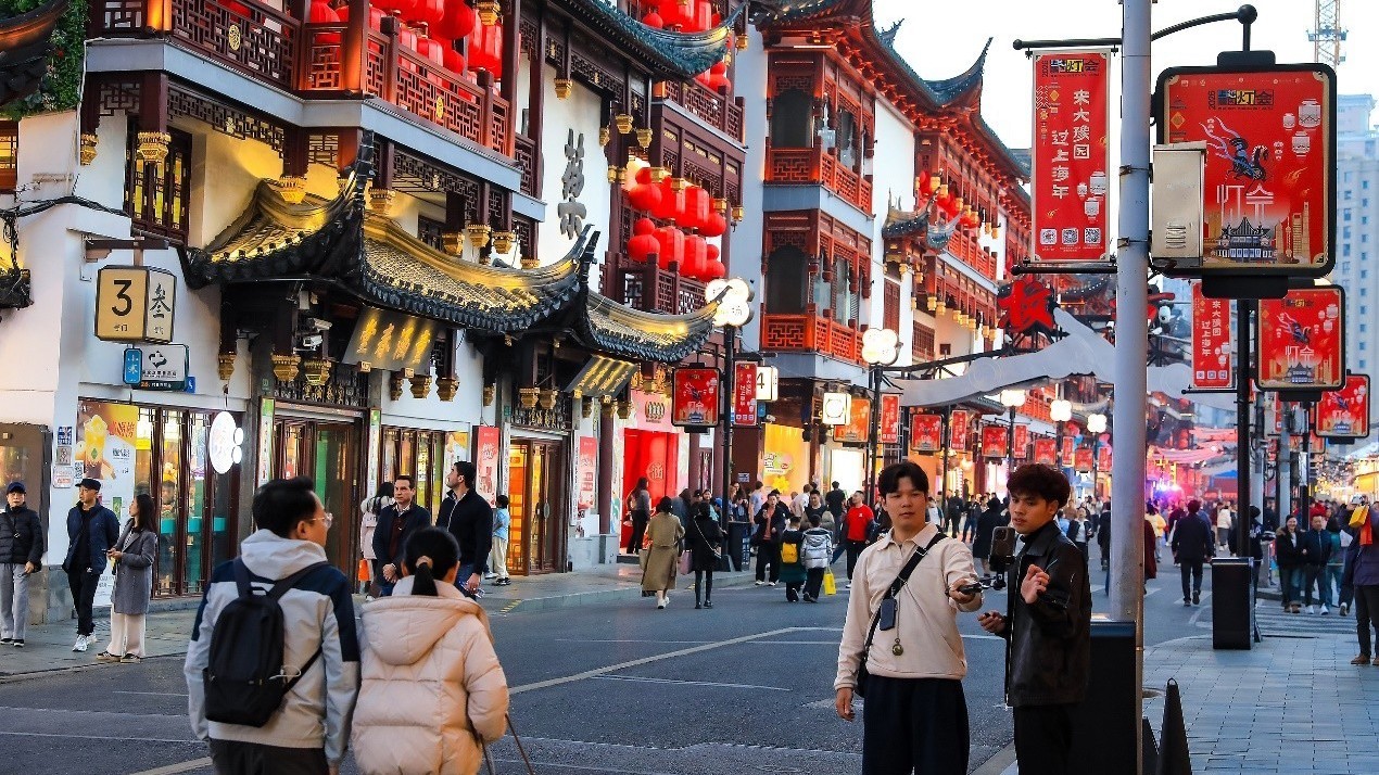 春节出行预定火热,长假期带动文旅市场新增长 春节出行预定火热,长假期带动文旅市场新增长