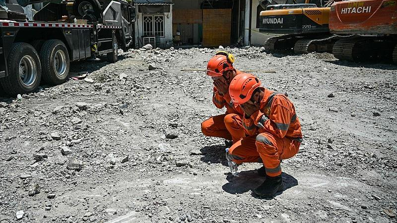 印尼学校建筑物坍塌事故致67人死亡 搜救工作结束