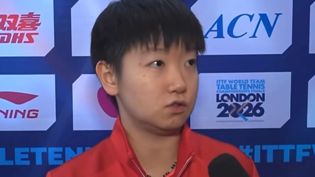 萨马拉笑着祝贺孙颖莎，眼里都是欣赏