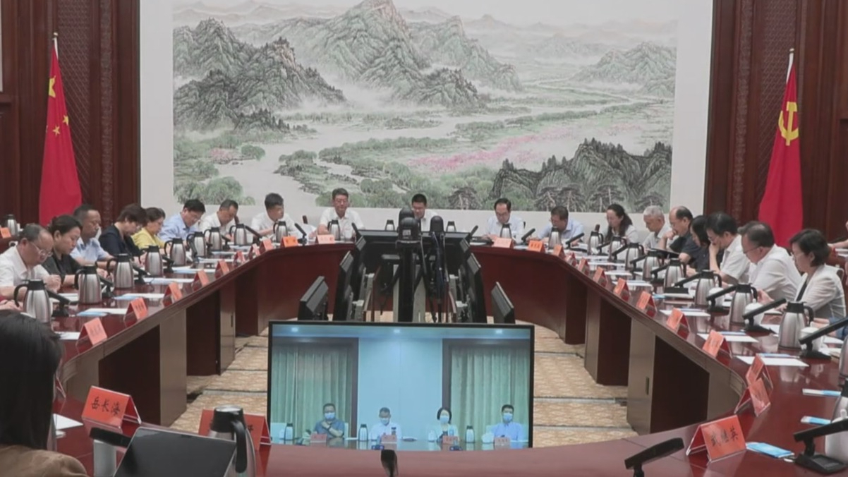 市委统战部向党外人士通报市委全会精神