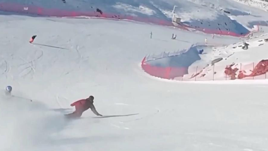 从国际赛事到“雪假”经济 新雪季涌现这些产业新亮点 从国际赛事到“雪假”经济 新雪季涌现这些产业新亮点