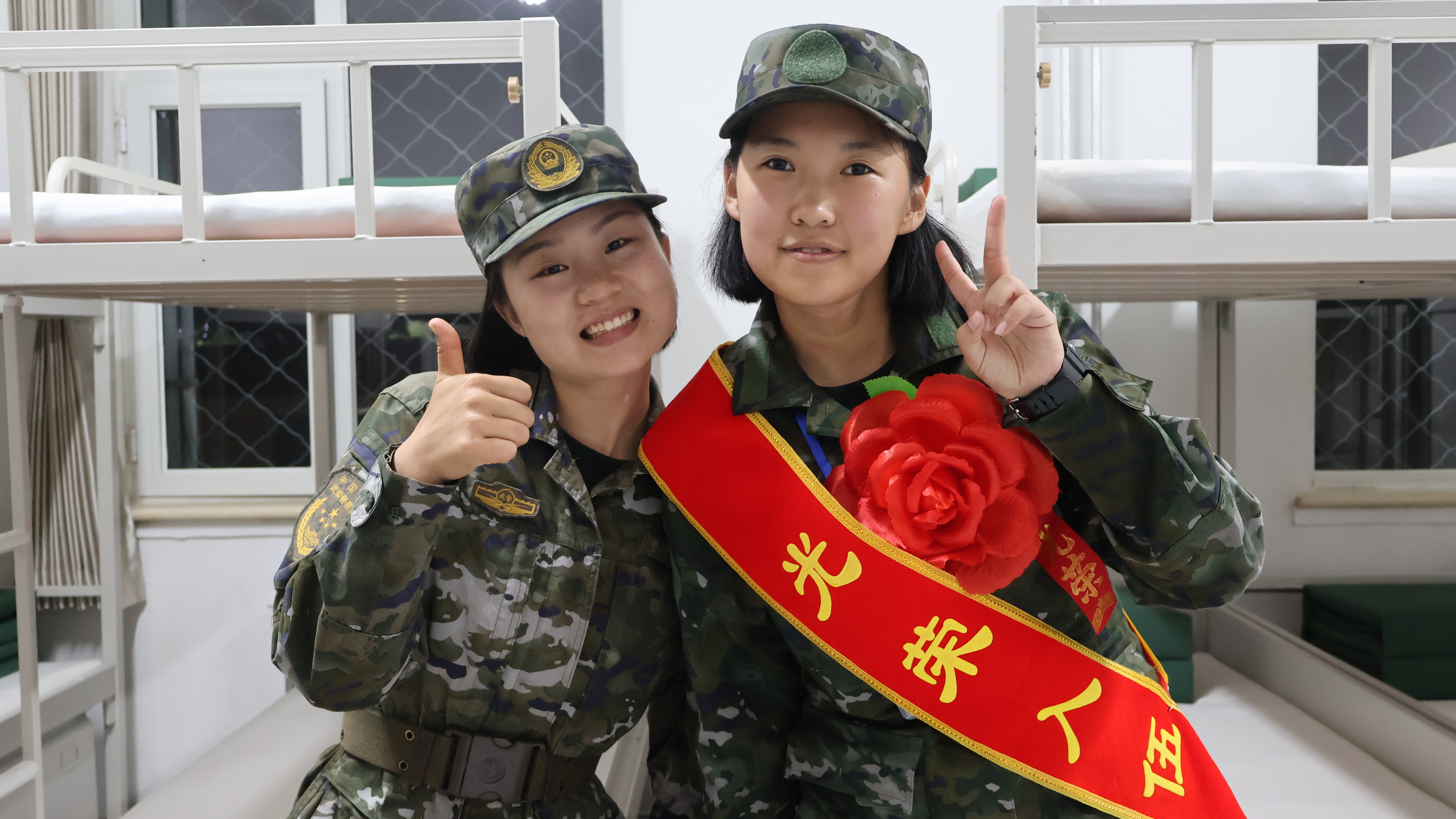 铿锵玫瑰 绽放军营 武警北京总队执勤第十三支队喜迎首批秋季女兵入营 铿锵玫瑰 绽放军营 武警北京总队执勤第十三支队喜迎首批秋季女兵入营