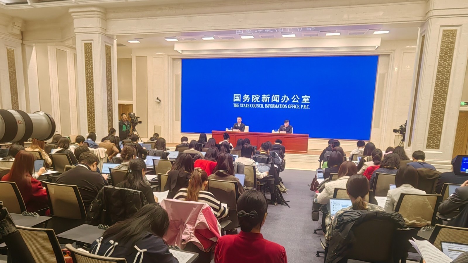 全年经济目标能实现吗?国家统计局回应:有利条件充足,经济稳中有进 全年经济目标能实现吗?国家统计局回应:有利条件充足,经济稳中有进