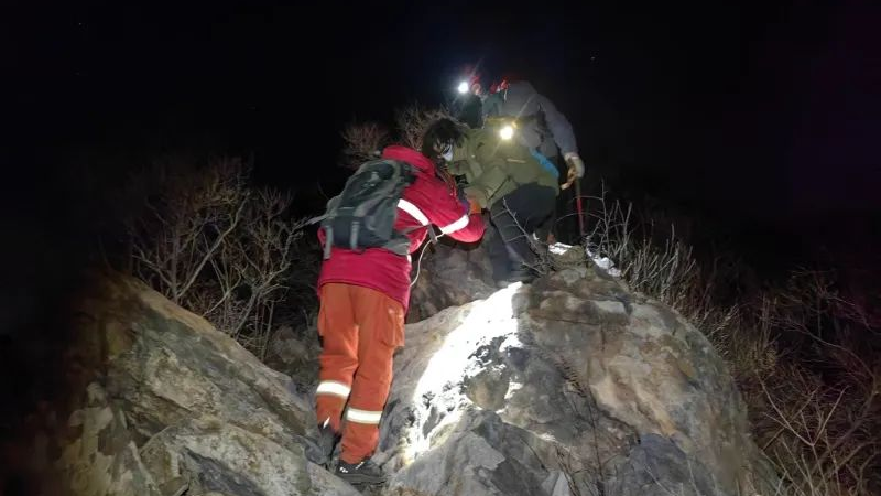 北京房山:提醒!野山不乱爬 遇险先求助 北京房山:提醒!野山不乱爬 遇险先求助