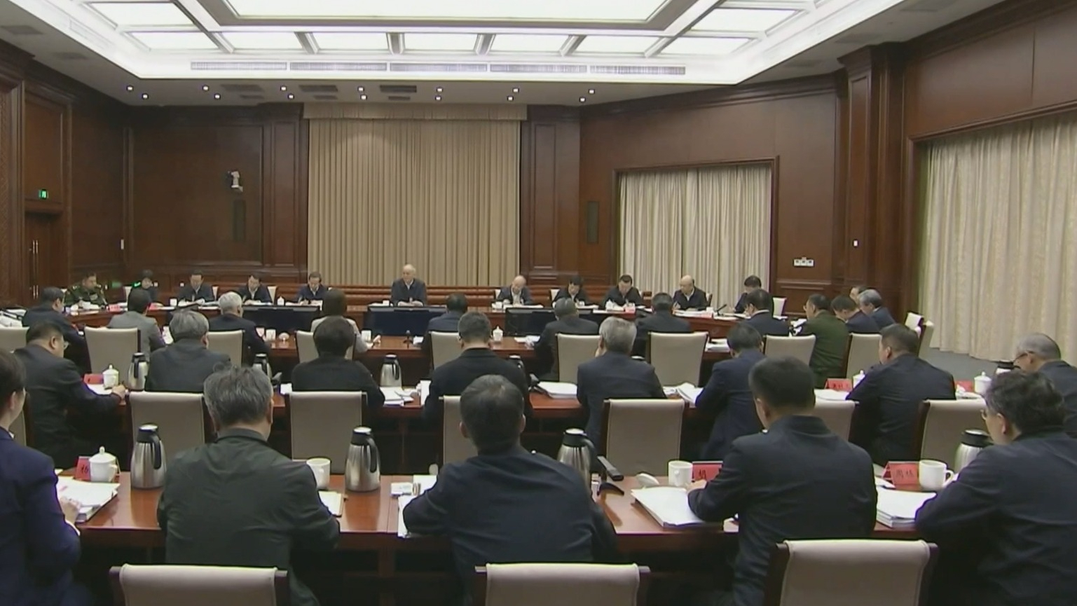 二十届首都规划建设委员会第六次全体会议在京召开 蔡奇出席并讲话