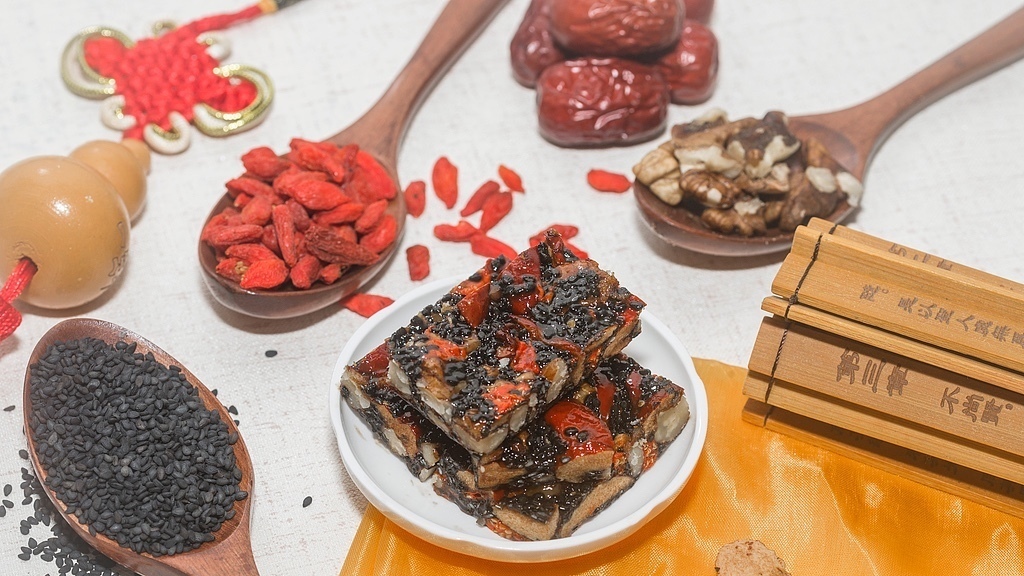 秋季养生膏方走红,中医专家:应“一人一方” 秋季养生膏方走红,中医专家:应“一人一方”