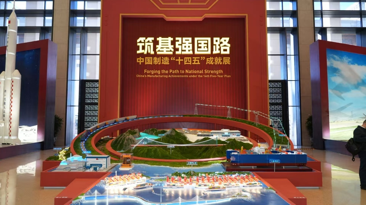 以硬核科技对话千年文明：北京越野BJ40解构车“驶入”国家博物馆