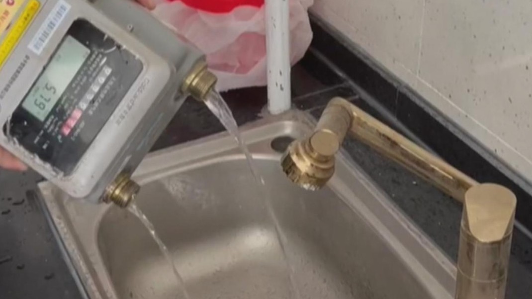 北京一小区200户居民燃气停了 燃气表里竟然全是水！