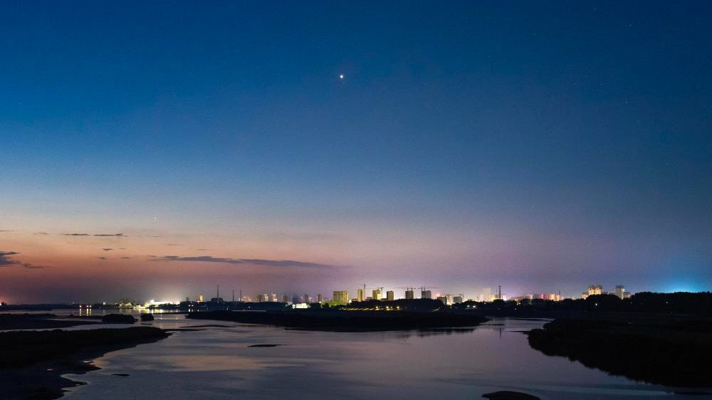 今早错过没关系,明天早起后,记得抬头看! 今早错过没关系,明天早起后,记得抬头看!