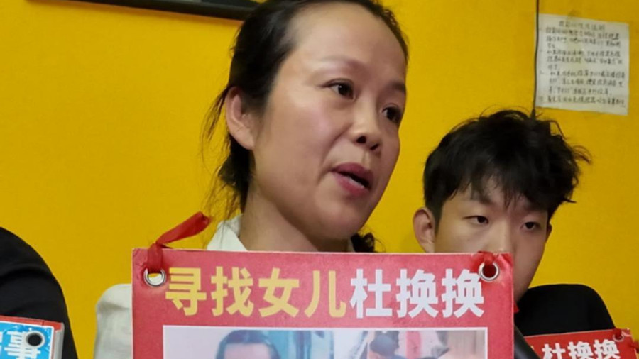 姜甲儒曾主动出庭对被告人发言：8个月被你抢走，没想到18年后审判你