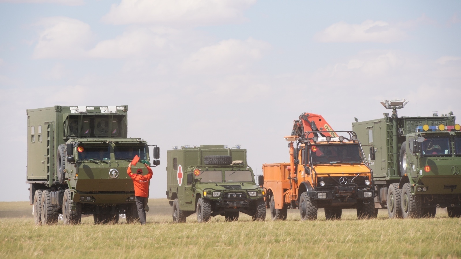 张俊:征戈壁赴草原和时间赛跑的“追星者” 张俊:征戈壁赴草原和时间赛跑的“追星者”