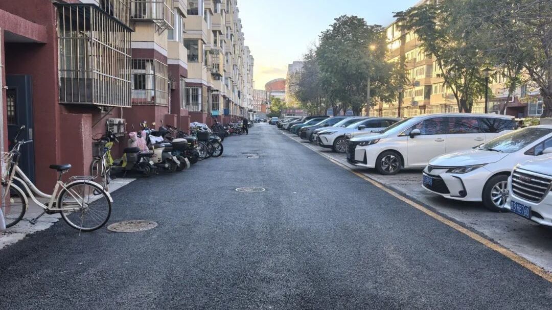 大兴观音寺街道:路面“焕新”幸福“加码”解锁舒适出行新体验 大兴观音寺街道:路面“焕新”幸福“加码”解锁舒适出行新体验