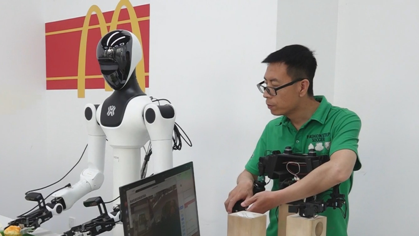 活力中国调研行丨从“数据采集”到“整机生产” 经开区打造具身智能完整产业链 活力中国调研行丨从“数据采集”到“整机生产” 经开区打造具身智能完整产业链