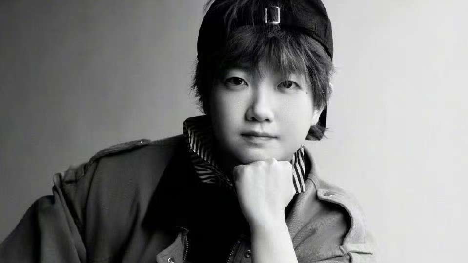 孙颖莎柿柿如意大片出炉,暖萌形象首登时尚杂志开年刊 孙颖莎柿柿如意大片出炉,暖萌形象首登时尚杂志开年刊