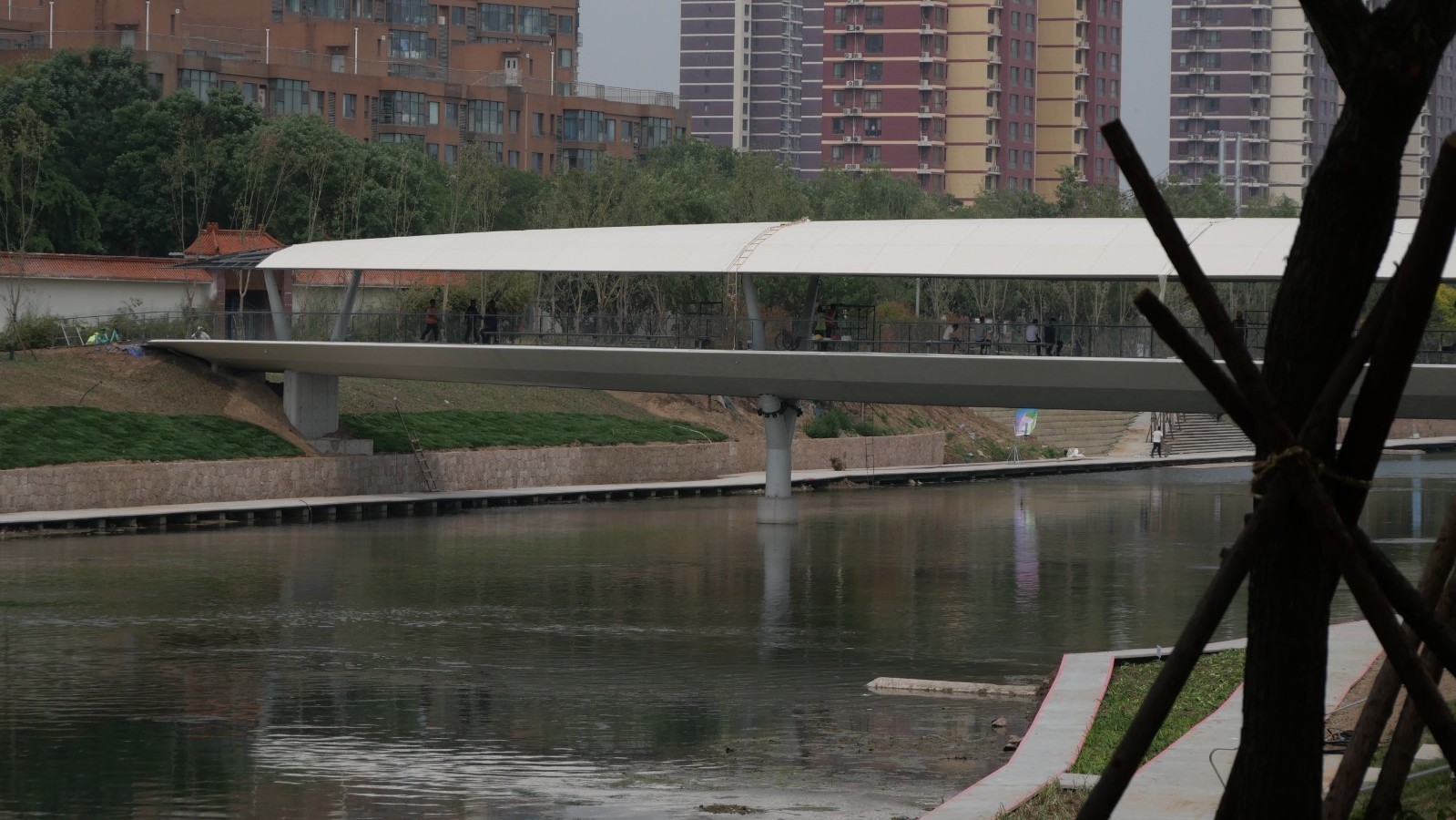 今年将完成17座重点桥系桥下空间提升 丰台区榴乡桥桥下空间改造完工 今年将完成17座重点桥系桥下空间提升 丰台区榴乡桥桥下空间改造完工