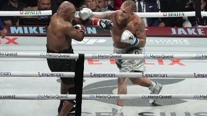 58岁“拳王”泰森复出,输给27岁网红拳手!直播吸引几千万人围观 58岁“拳王”泰森复出,输给27岁网红拳手!直播吸引几千万人围观