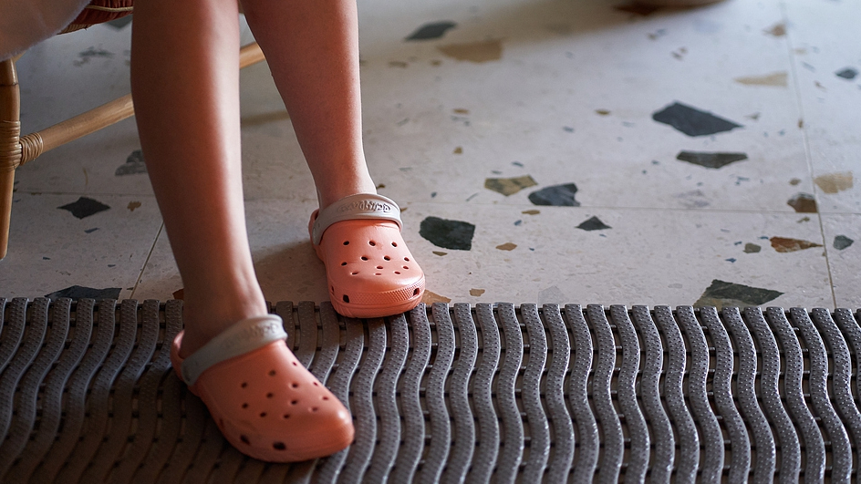 这3种网红鞋，真的很伤脚！很多人天天都在穿