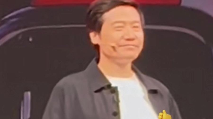 小米举行“人车家全生态”主题发布会,雷军登场瞬间点燃现场氛围 小米举行“人车家全生态”主题发布会,雷军登场瞬间点燃现场氛围