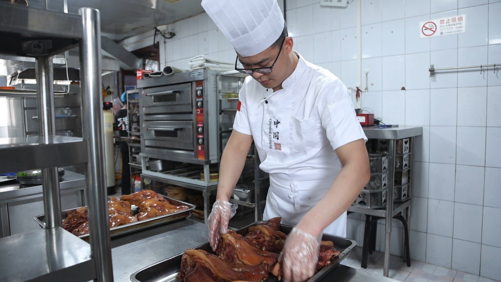 田源居餐厅 扒猪脸的美味秘诀