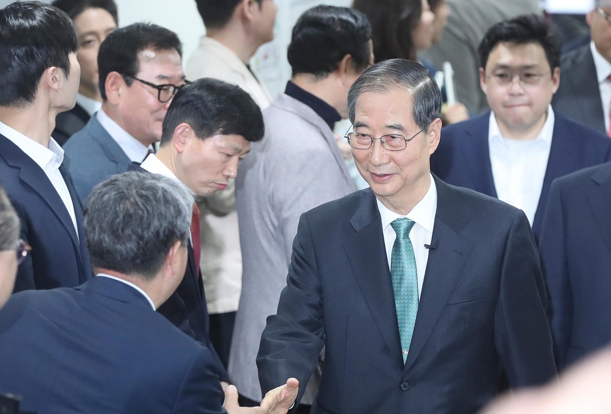 韩国前总理韩德洙将首次出庭受审 法院批准直播